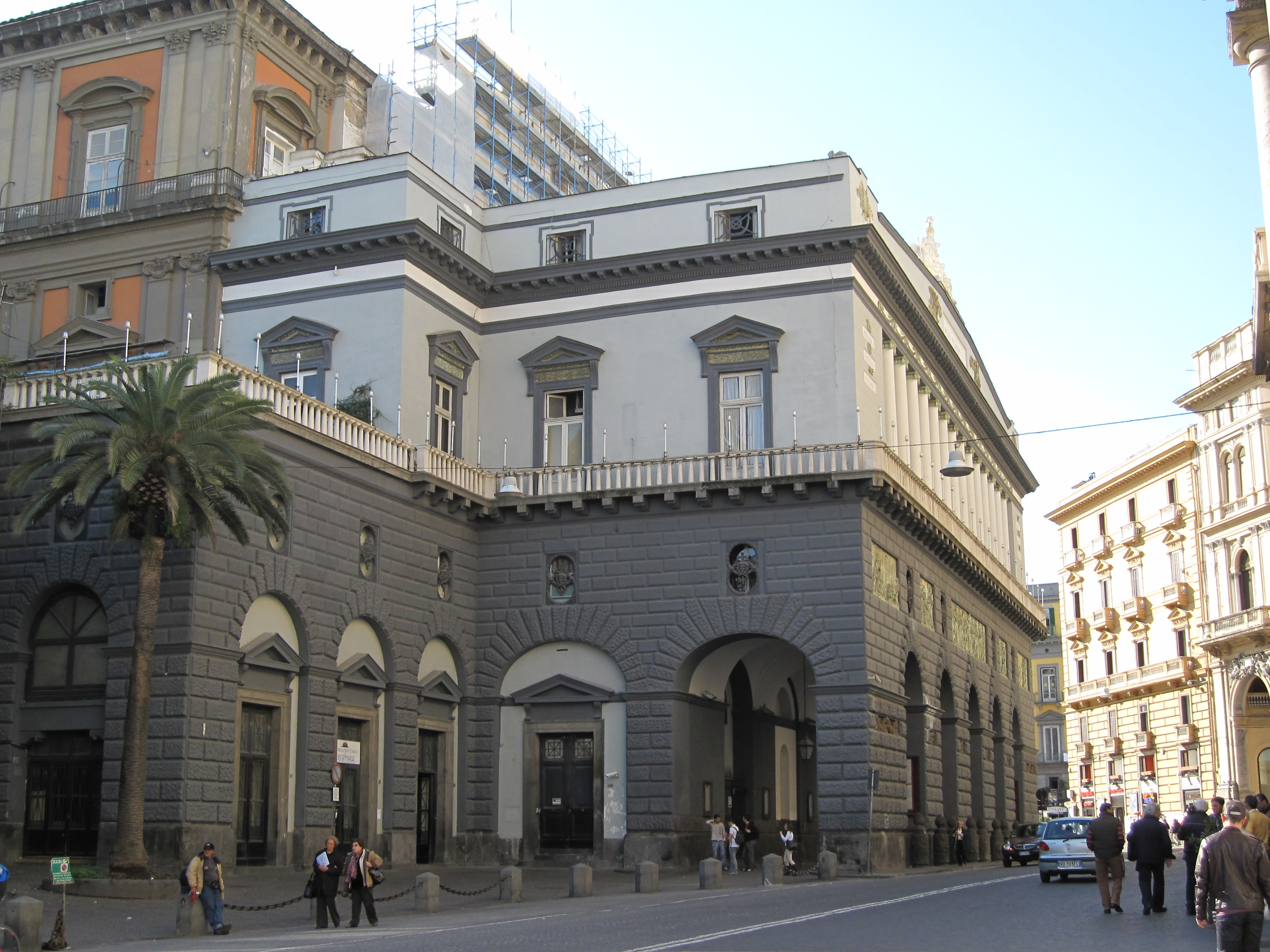 San Karlo teatras - Napoli | Secret World Trip Planner
