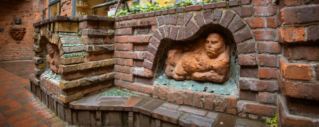 Seven-Faults Fountain - Bremen | Secret World Trip Planner