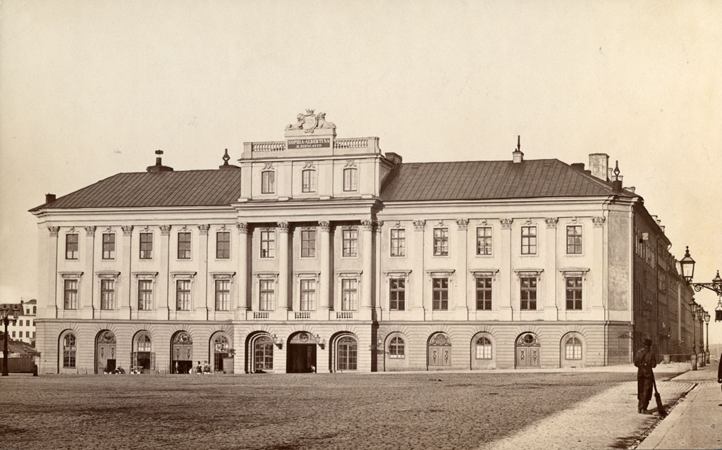 Arvfursten Palace in Stockholm - Gustav Adolfs torg 1 | Secret World Trip Planner