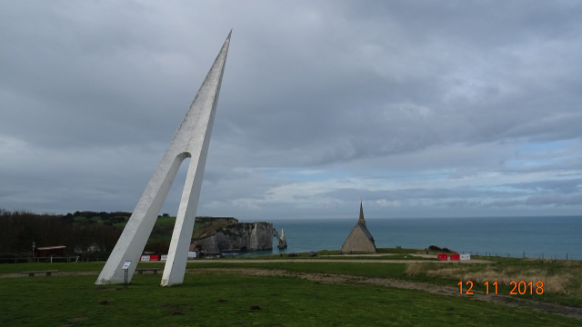 Denkmal L'Oiseau Blanc (Der weiße Vogel) - Étretat | Secret World Trip Planner