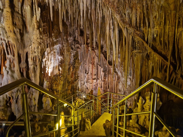 Grotta di Kastania — Emporikis Naftilias