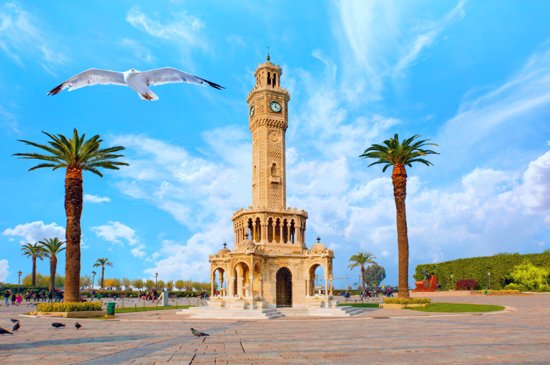 Torre dell'orologio di Smirne — İzmir Saat Kulesi