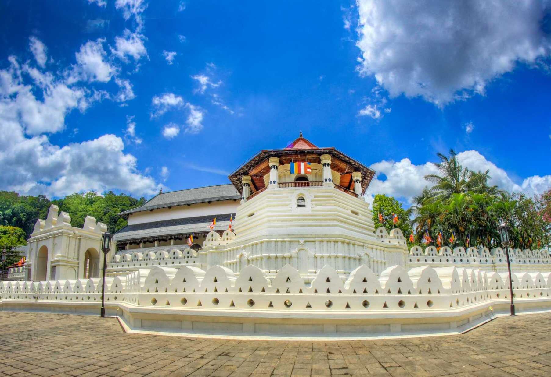 Sri Dalada Maligawa ( Tempel der heiligen Zahnreliquie ) — Kandy