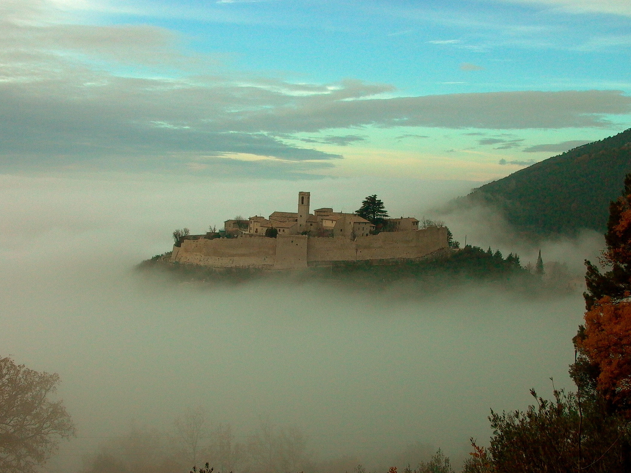 Valley of Spoleto: Magnificent Campello Castle  - Campello Alto | Secret World Trip Planner