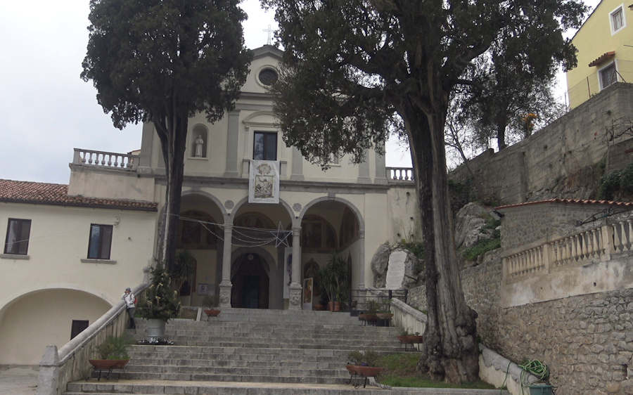 Biara Fransiskan St. Antonius - Polla | Secret World Trip Planner