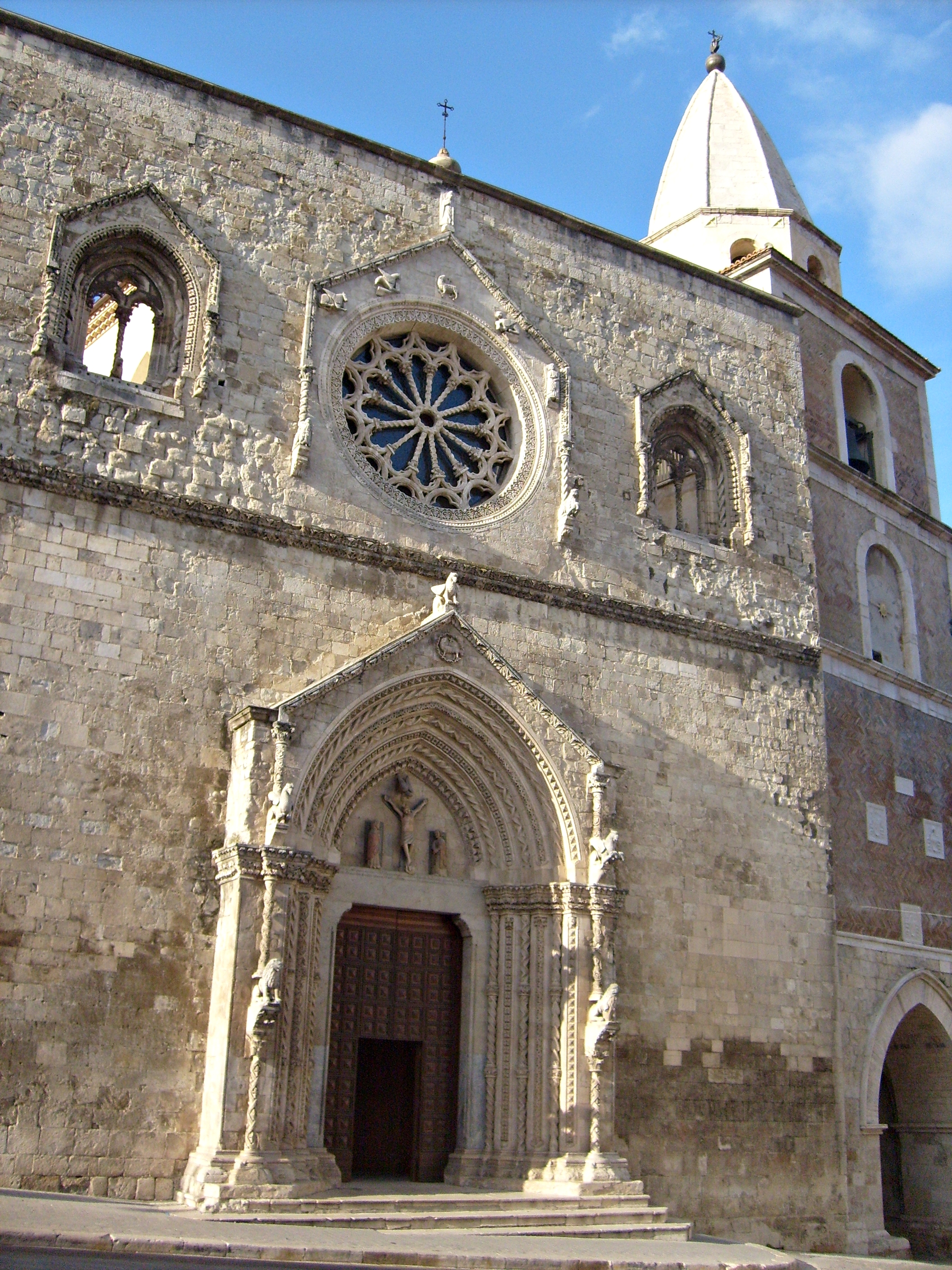 ਲਾਰੀਨੋ ਅਤੇ ਰੋਮਨ ਖੁਦਾਈ - Larino | Secret World Trip Planner