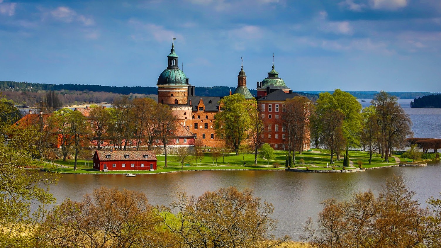 Gripsholm Castle on the shores of lake Mälaren — 647 31 Mariefred