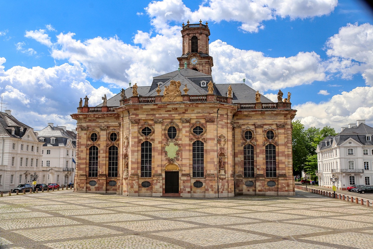 Saarbrücken : Der Ludwigsplatz ist ein fantastischer Barockplatz - Saarbrücken | Secret World Trip Planner