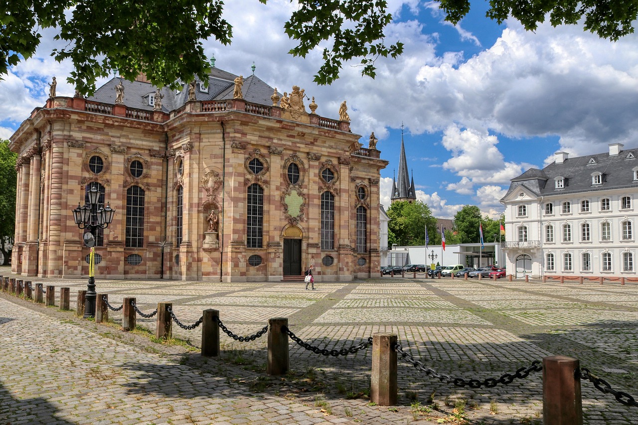 Saarbrücken : Der Ludwigsplatz ist ein fantastischer Barockplatz - Saarbrücken | Secret World Trip Planner