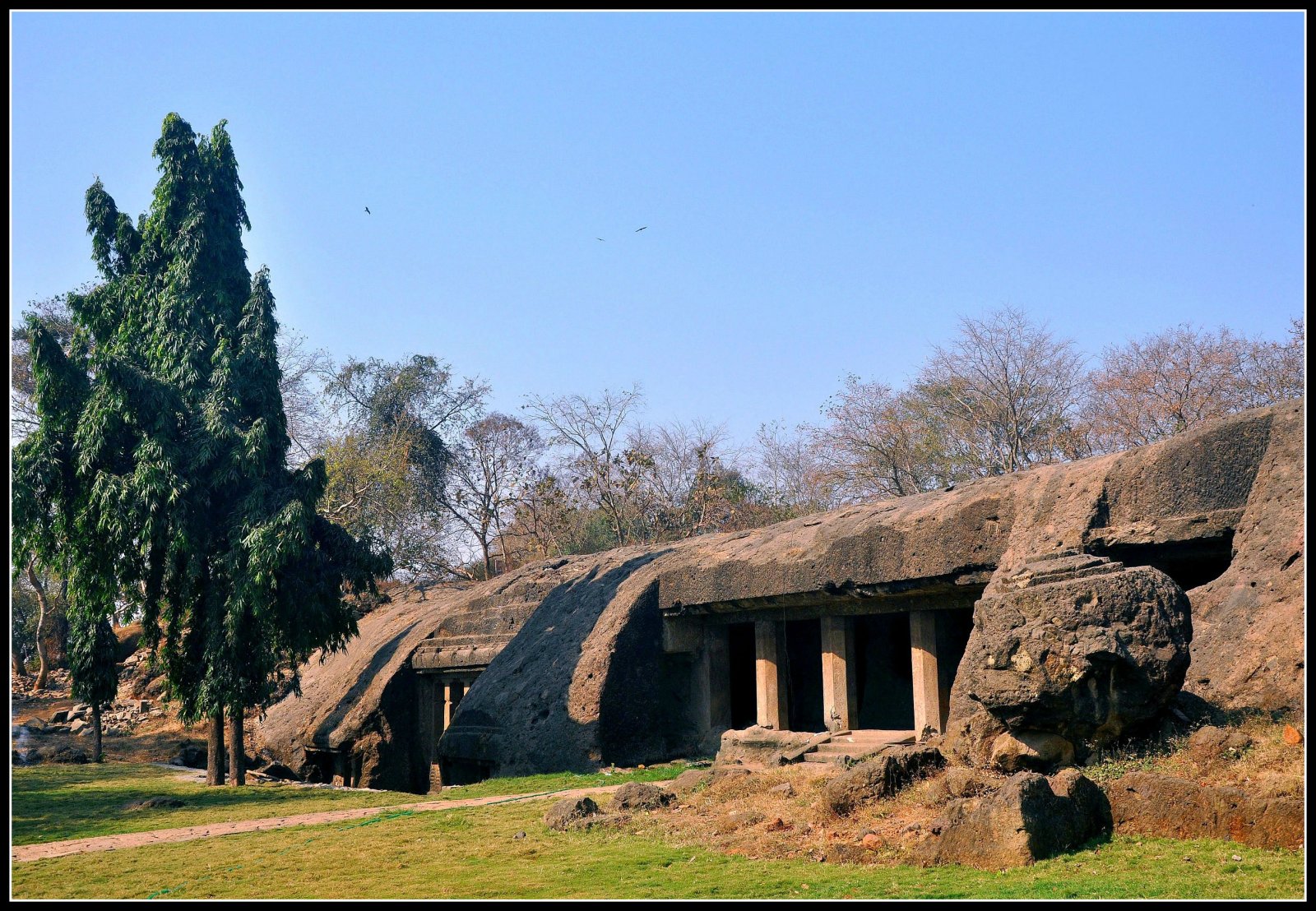 Mumbai | Die Mahakali-Höhlen ( Kondivite-Höhlen ) - Mumbai | Secret World Trip Planner