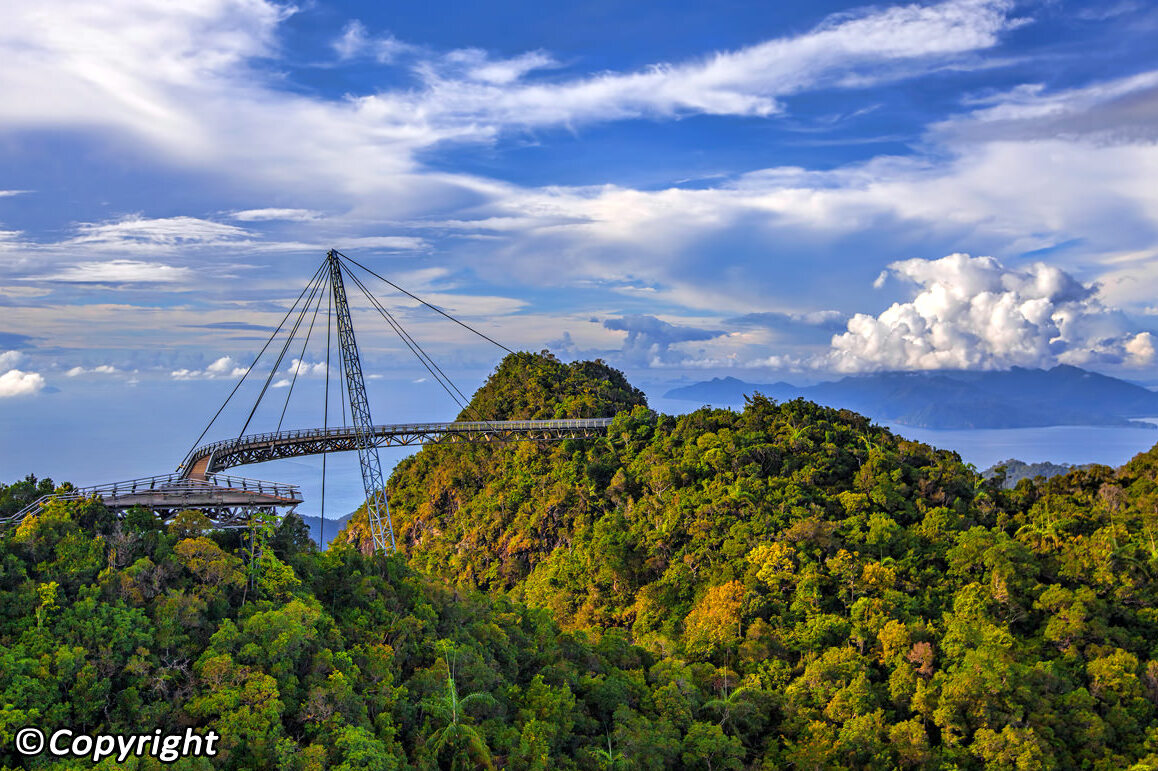 Malesia Die längste frei gespannte und gebogene Brücke der Welt — 07000