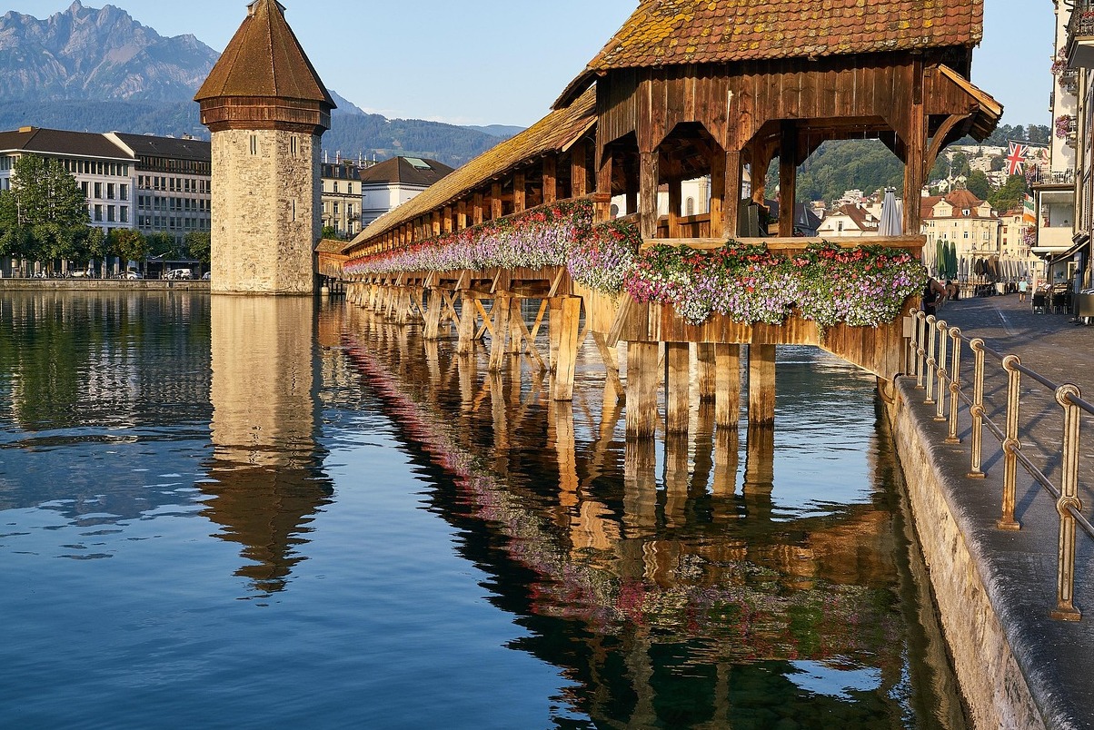 Luzern: The Kapellbrücke (literally, Chapel Bridge) - Luzern | Secret World Trip Planner