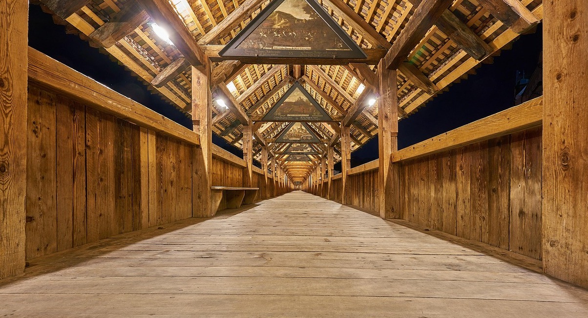 Luzern: The Kapellbrücke (literally, Chapel Bridge) - Luzern | Secret World Trip Planner