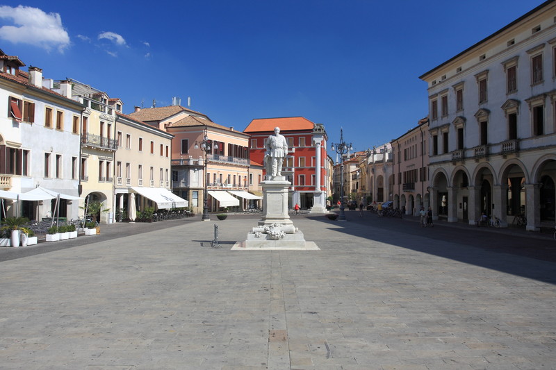 Vittorio Emanuele II Square - Rovigo | Secret World Trip Planner