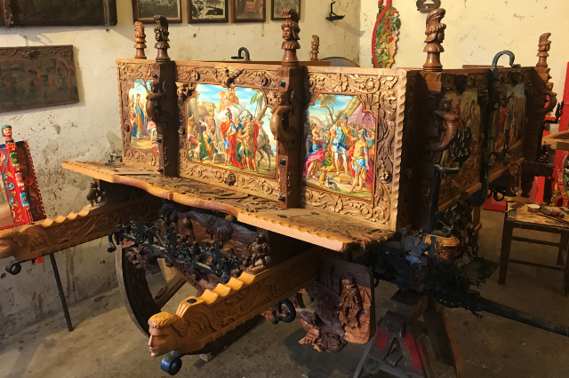 Cinnabar Red -Art Workshop - Ragusa | Secret World Trip Planner
