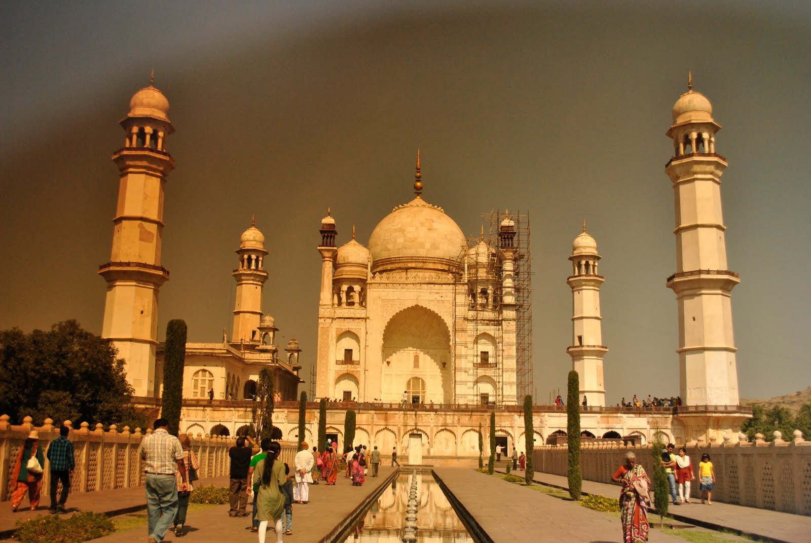 Bibi Ka Maqbara ("Tomb of the Lady") - Aurangabad | Secret World Trip Planner