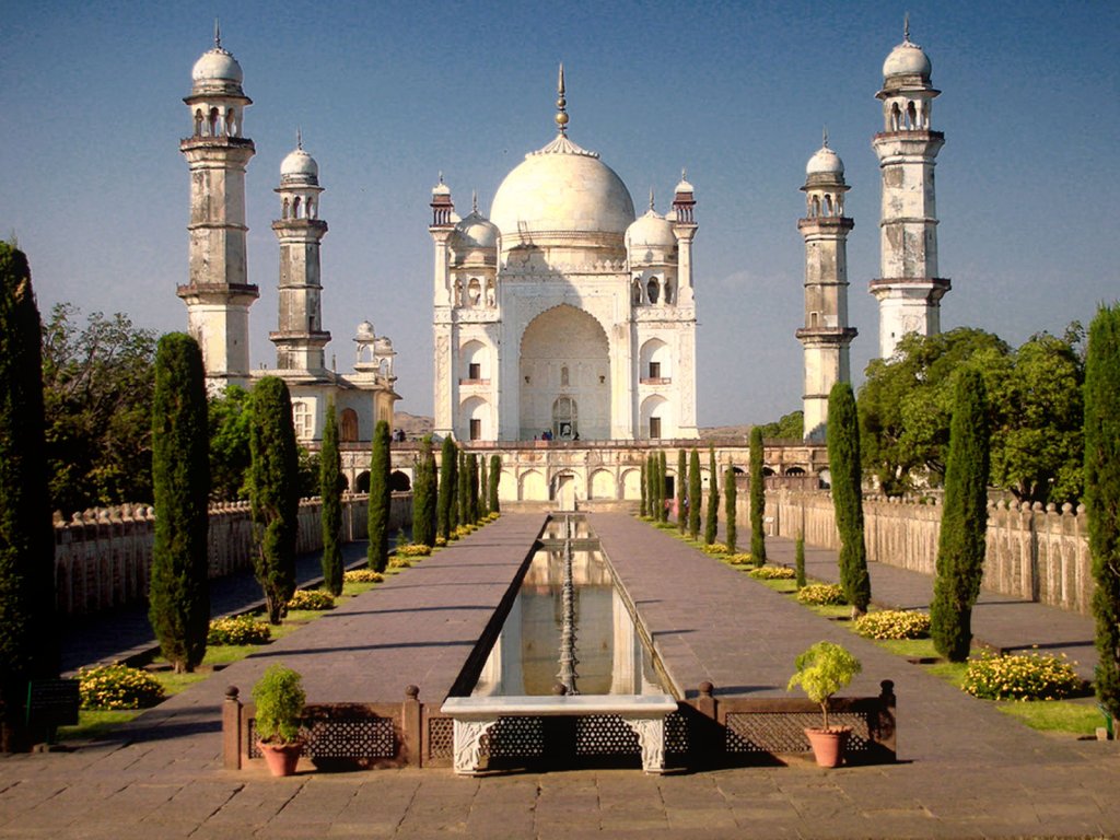 Bibi Ka Maqbara ("Tomb of the Lady") - Aurangabad | Secret World Trip Planner