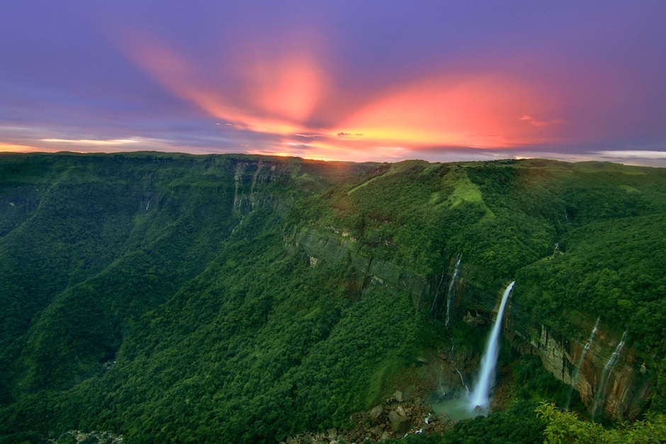 Nohkalikai-Wasserfall, der höchste Wasserfall Indiens — NohKaLikai Falls