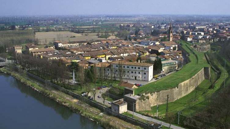 The walled city of Pizzighettone - Pizzighettone | Secret World Trip Planner