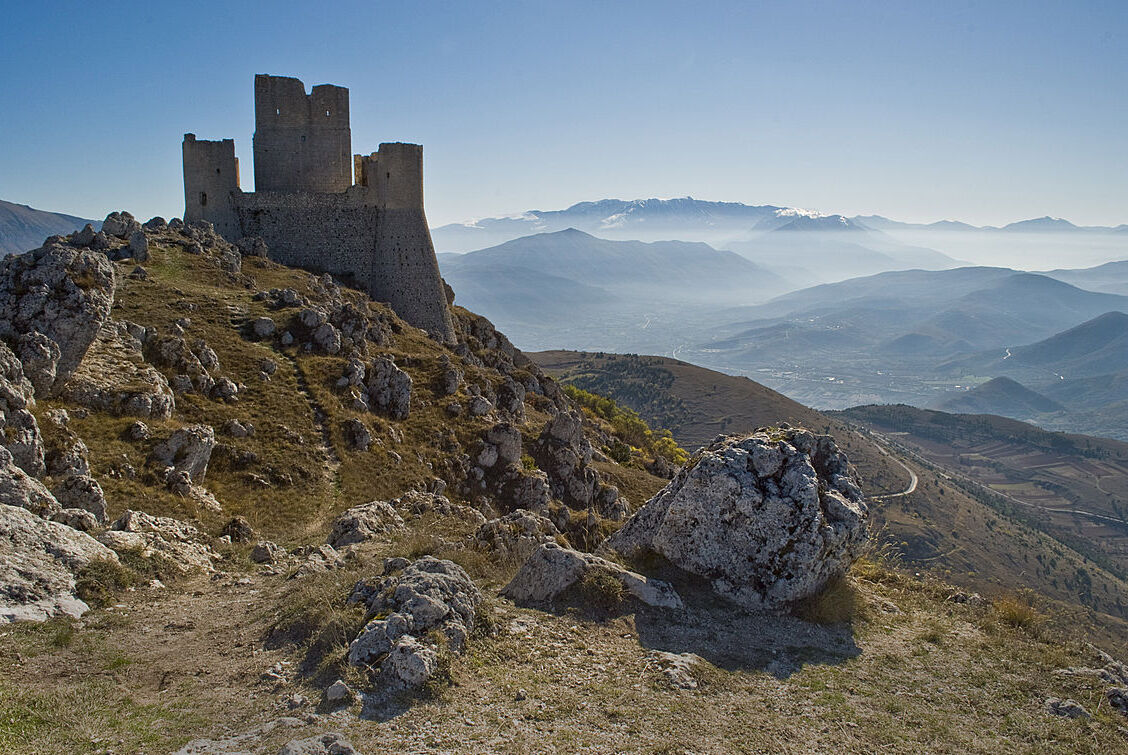 A Calascio Erőd - Calascio | Secret World Trip Planner