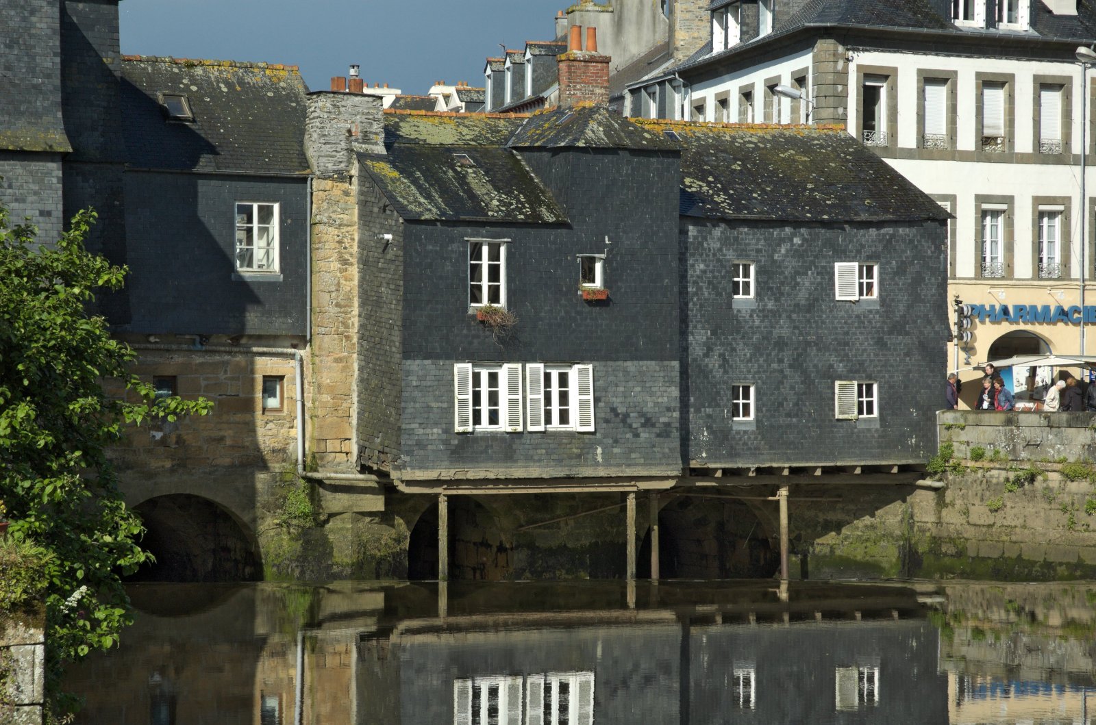 Die Pont De Rohan in Landerneau (Frankreich) - Landerneau | Secret World Trip Planner