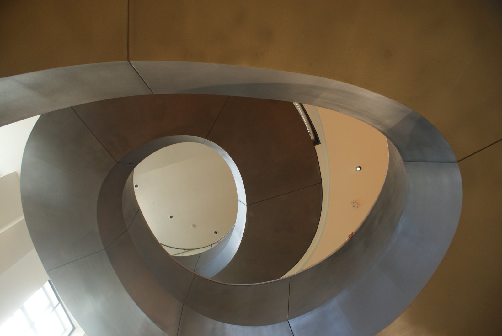 Wellcome Collection - Euston Road, London - Londra | Secret World Trip Planner