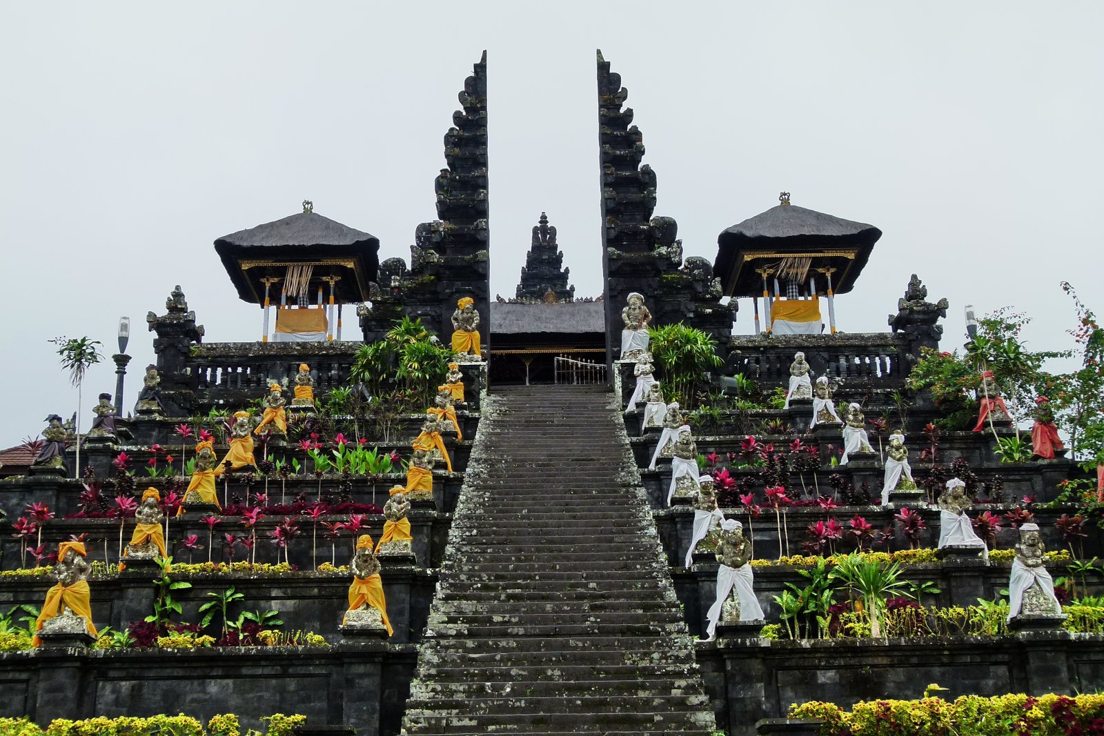 Besakih-Tempel, bekannt als Balis 'Muttertempel'. - Karangasem Regency | Secret World Trip Planner