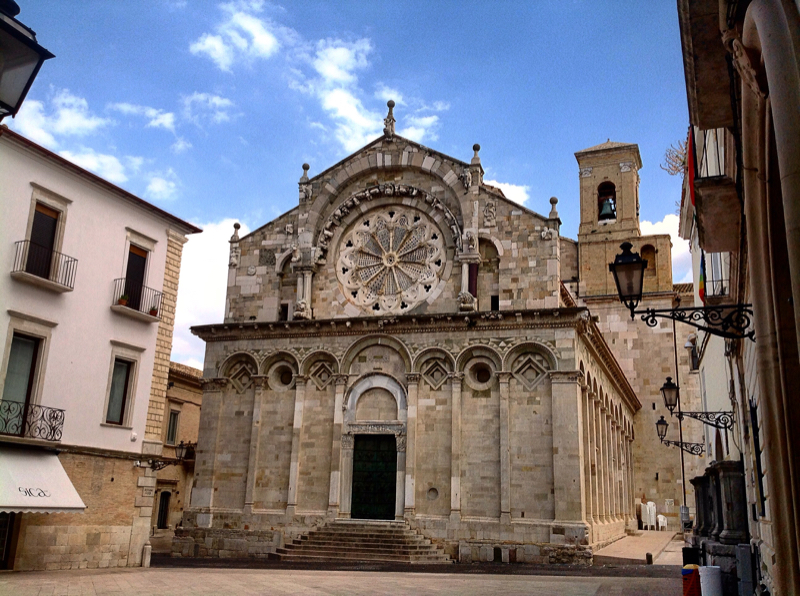 Cathédrale de Troia - Troia | Secret World Trip Planner