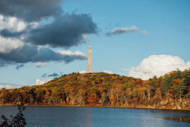 High Point Mountain: Una vetta di bellezza naturale e viste panoramiche nel New Jersey — Montague