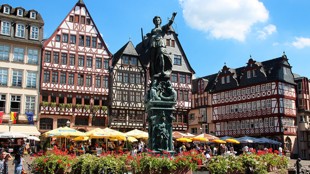 Brunnen der Gerechtigkeit - Frankfurt am Main | Secret World Trip Planner