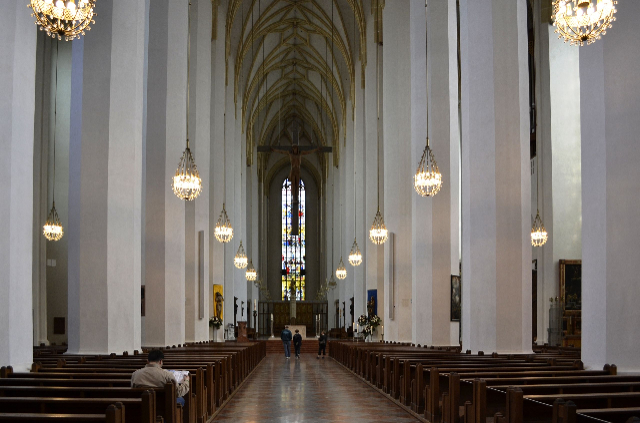 सेन्ट मेरी कैथेड्रल - München | Secret World Trip Planner