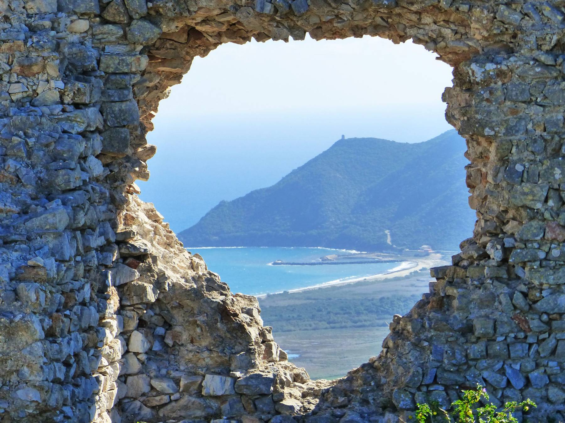Le rovine del castello di Quirra. - Villaputzu | Secret World Trip Planner