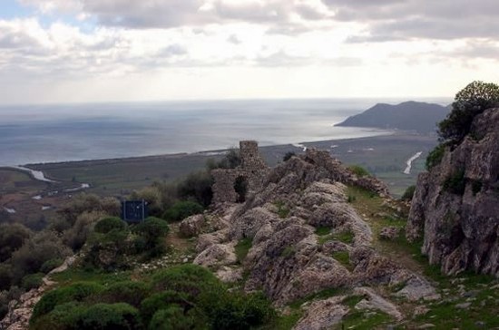 Le rovine del castello di Quirra. - Villaputzu | Secret World Trip Planner