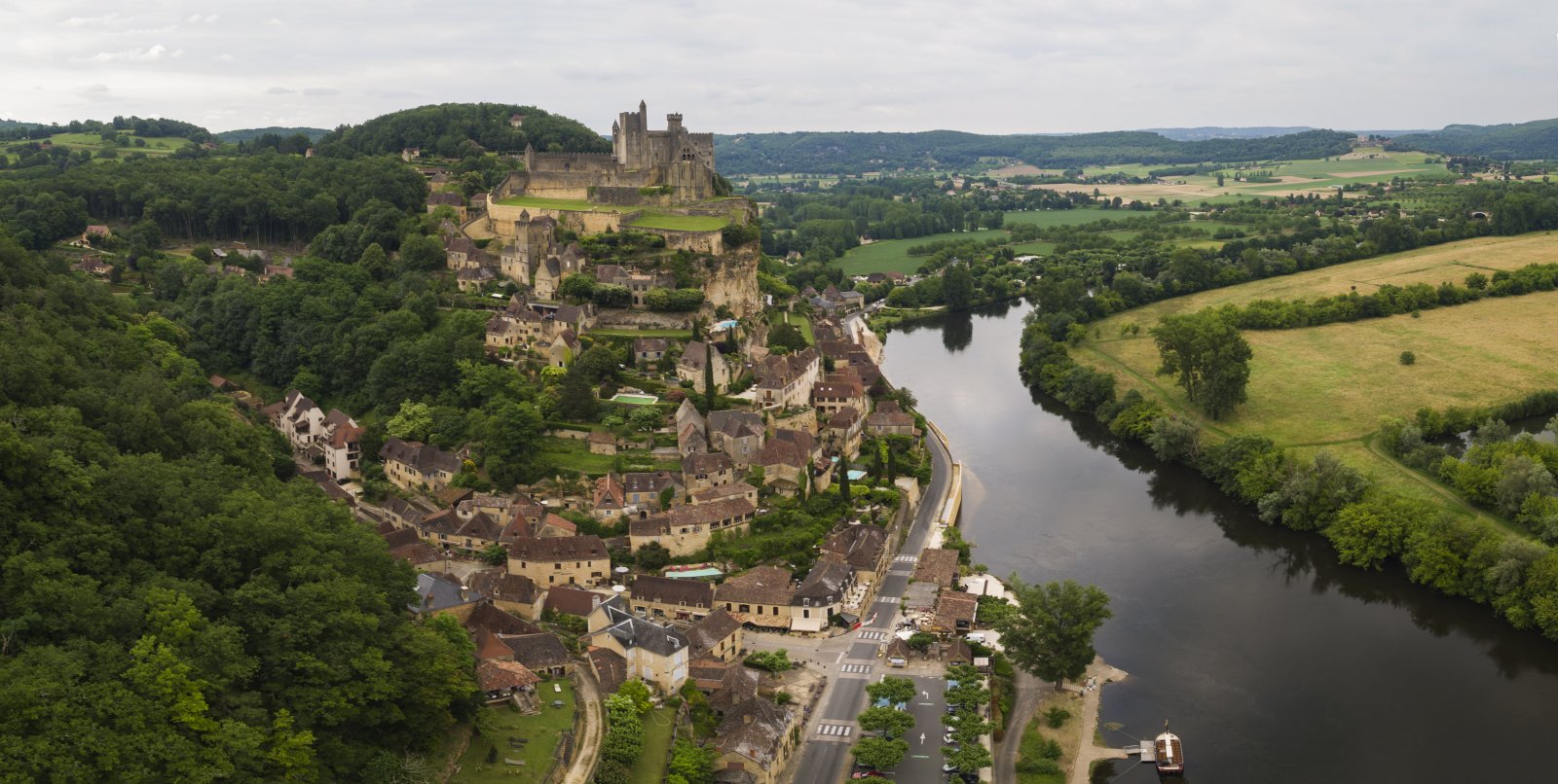 Beynac is one of the most beautiful villages in France - Beynac-et-Cazenac | Secret World Trip Planner