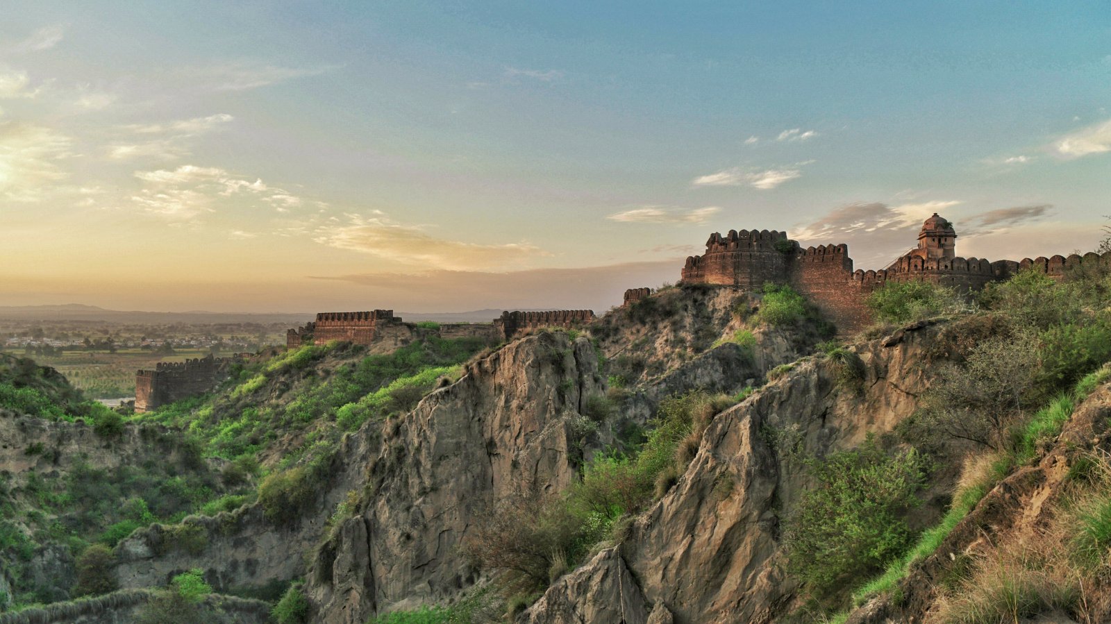 Rohtas Fort near the city of Jhelum - Rohtas | Secret World Trip Planner