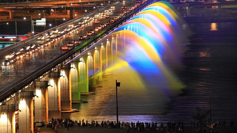 Mondschein-Regenbogenbrunnen von Banpo in Seoul — Banpo 2(i)-dong