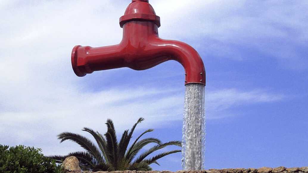 Il rubinetto galleggiante sull'isola spagnola di Minorca — Minorca