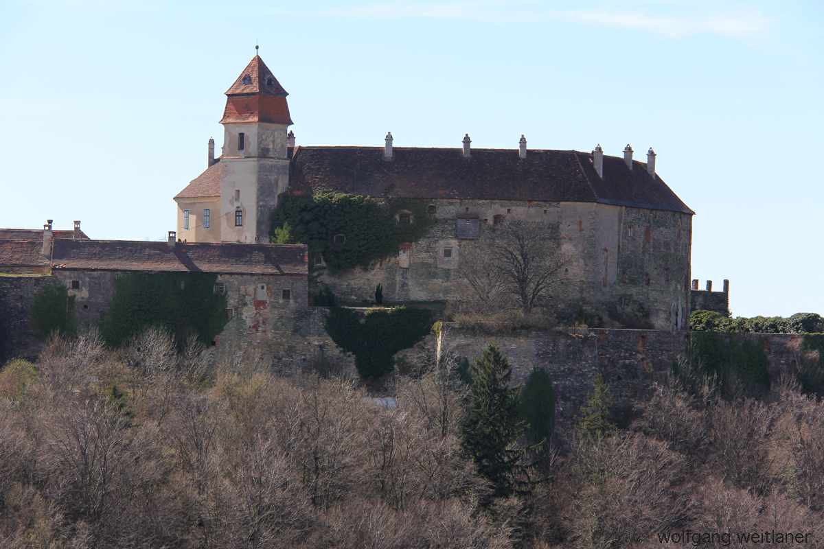 Castello d'ambra - Bernstein | Secret World Trip Planner
