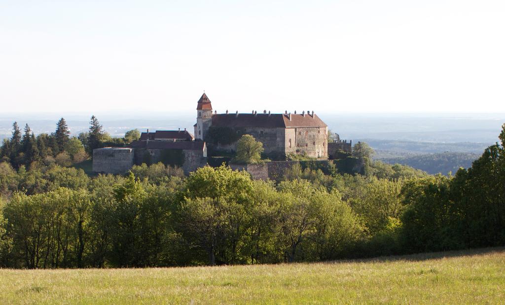 Castello d'ambra - Bernstein | Secret World Trip Planner