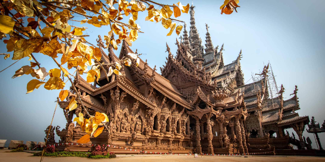Heiligtum der Wahrheit - Muang Pattaya | Secret World Trip Planner