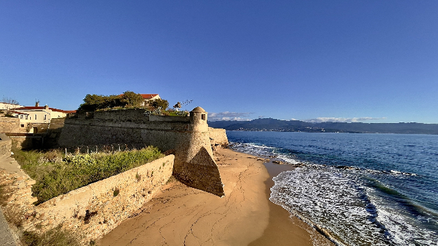 Die Zitadelle von Ajaccio - Ajaccio | Secret World Trip Planner