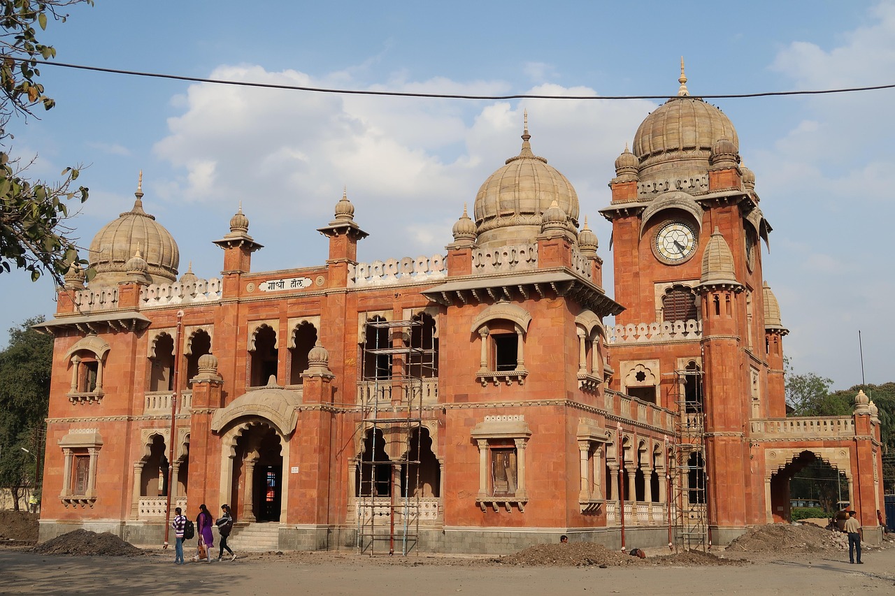 Indore: Khatta Samosa - Indore | Secret World Trip Planner