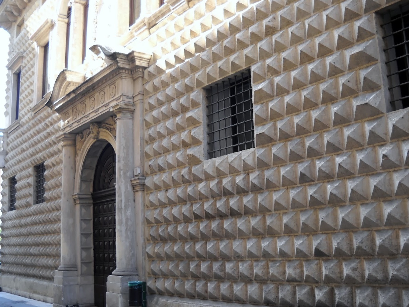 Palazzo dei Diamanti in Ferrara - Ferrara | Secret World Trip Planner