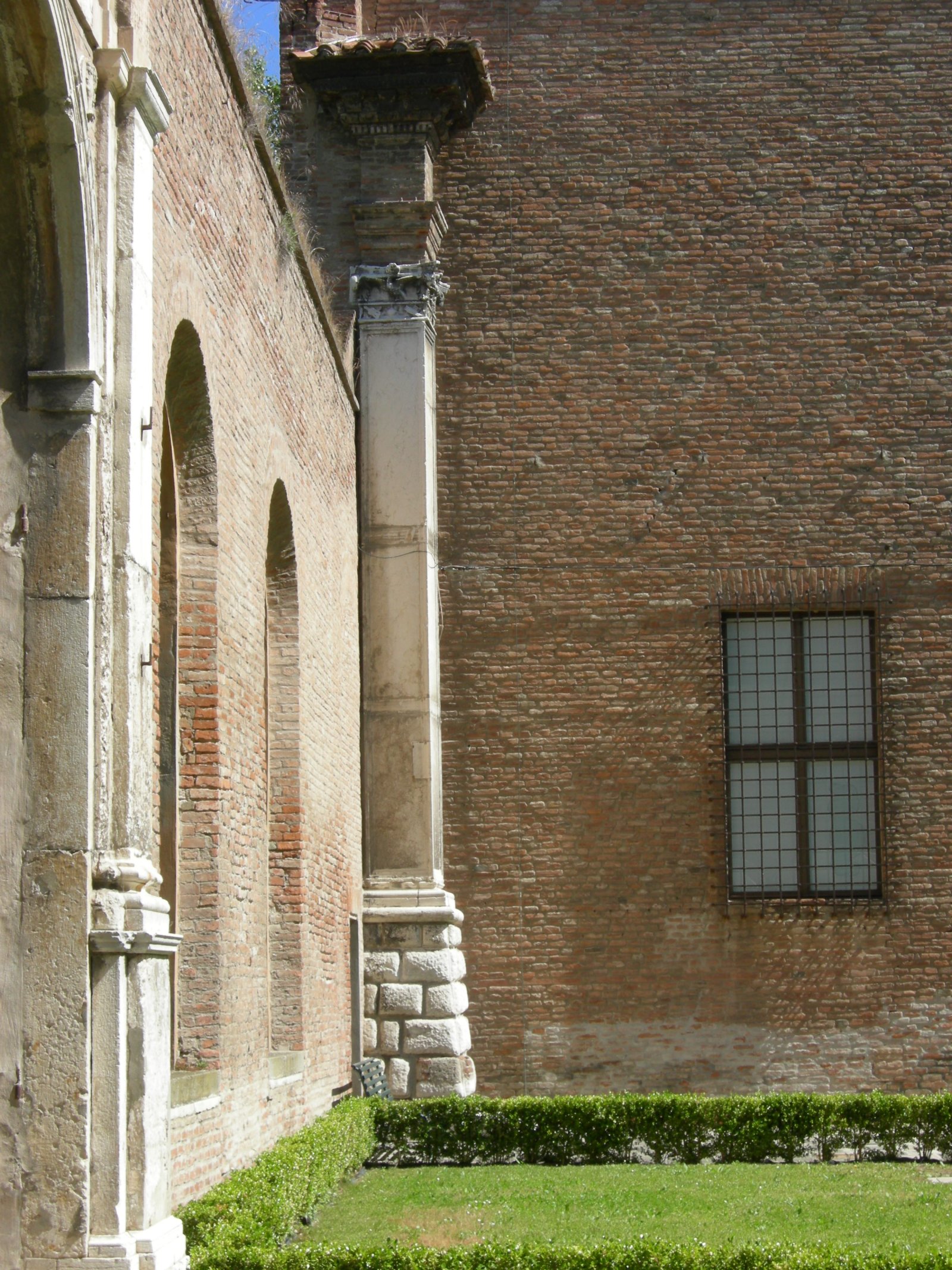 Palazzo dei Diamanti in Ferrara - Ferrara | Secret World Trip Planner
