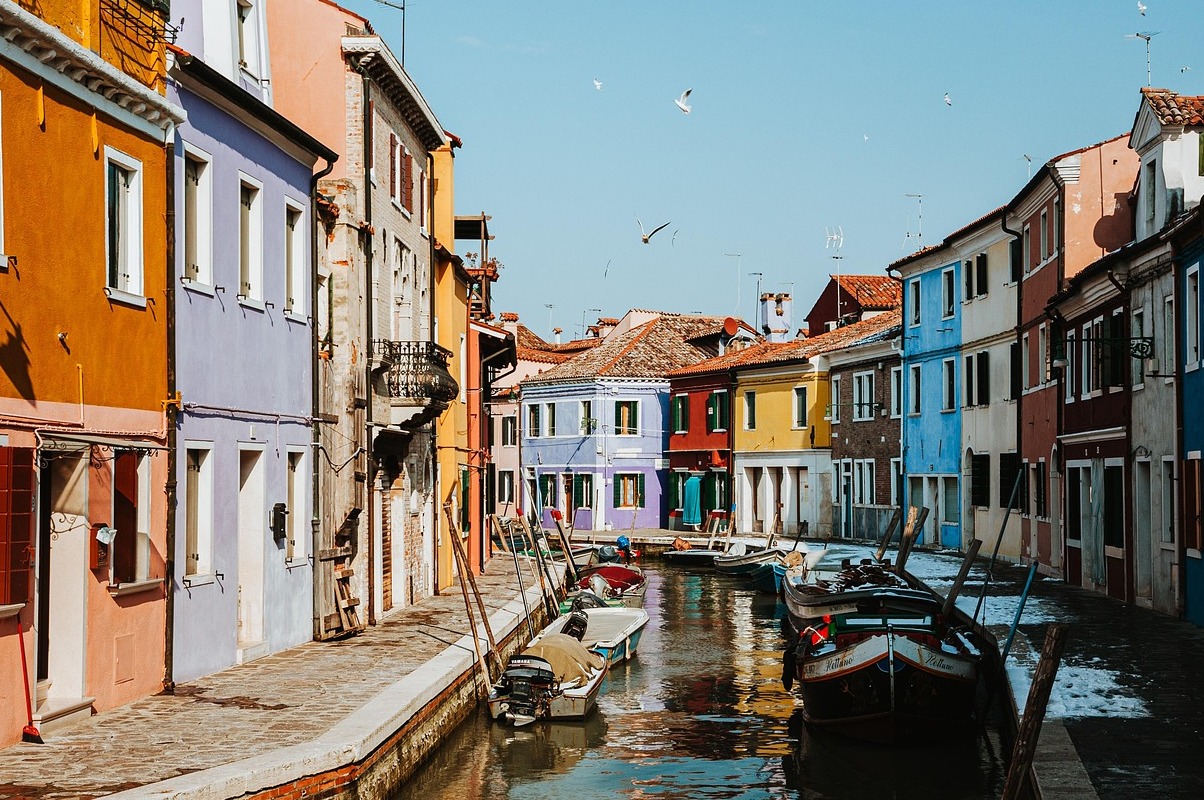 Burano ist eine der Inseln von Venedig - Venezia | Secret World Trip Planner