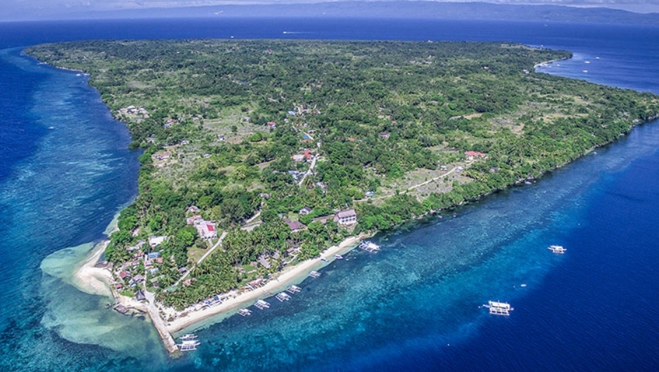 Insel Cabilao — Loon