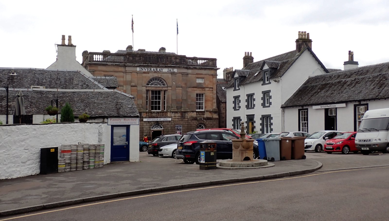 Inveraray-Gefängnis, eine Reise nach Schottland - Church Square | Secret World Trip Planner