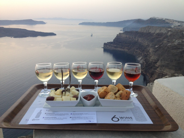 Weine von Santorin: Das flüssige Gold der Ägäis — Santorini