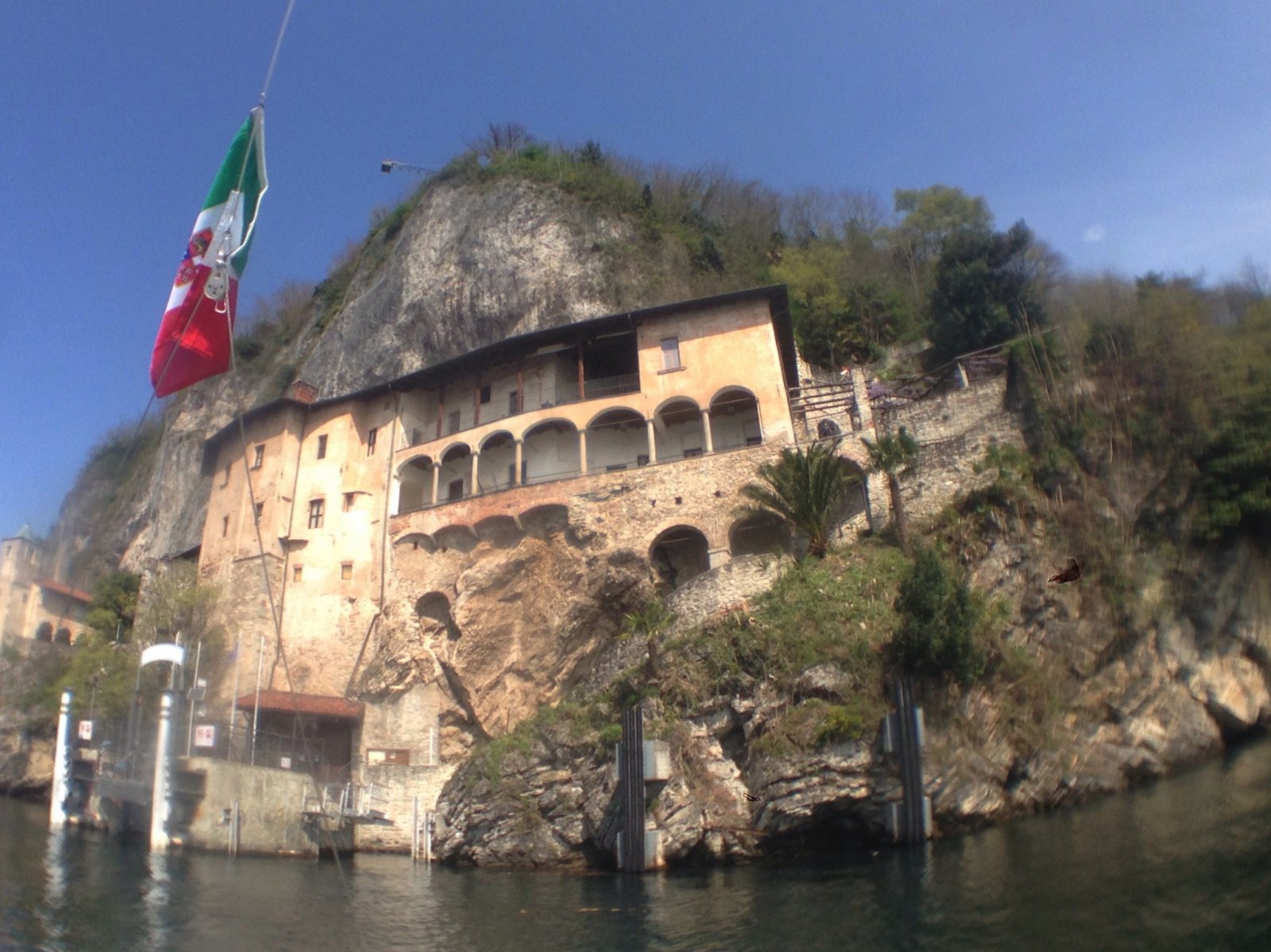 Die Eremitage von Santa Caterina und der Lago Maggiore - Leggiuno | Secret World Trip Planner
