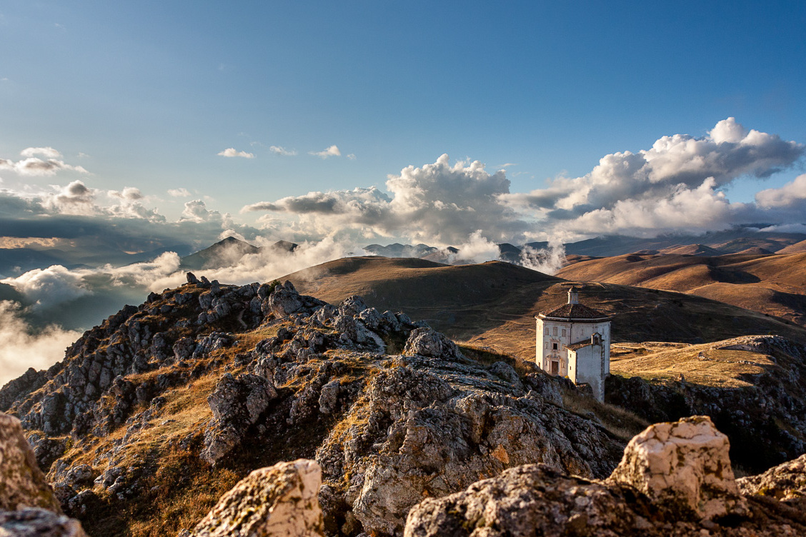 Crkva Santa Marije della Pietá - Calascio | Secret World Trip Planner